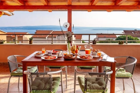 View (from property/room), Balcony/Terrace, Sea view, Breakfast, Lunch, Dinner