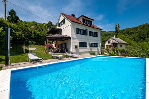 Natural landscape, Garden, Garden view, Mountain view, Pool view, Swimming pool, sunbed