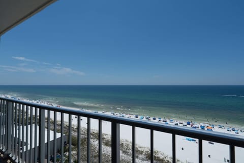 1BR Sleeps 5 at The Summit with Ocean Front Views House in Upper Grand Lagoon