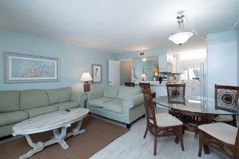 1BR Sleeps 5 at The Summit with Ocean Front Views House in Upper Grand Lagoon