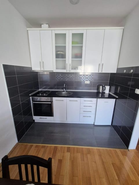 New apartment - private parking Apartment in Mostar
