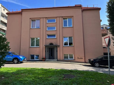 Property building, Street view