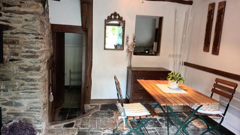 Urgemütlicher Winkelhof "La ferme von 1634" mit Terrasse Apartment in Wallonia, Belgium