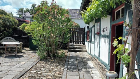 Urgemütlicher Winkelhof "La ferme von 1634" mit Terrasse Apartment in Wallonia, Belgium