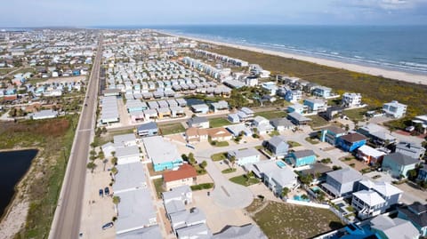Fun 2 bedroom - Pets Pool Sleeps 6 House in Port Aransas