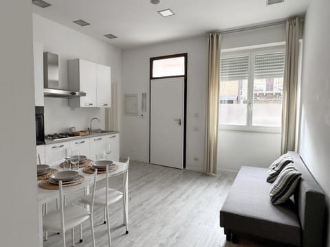 Dining area, kitchen