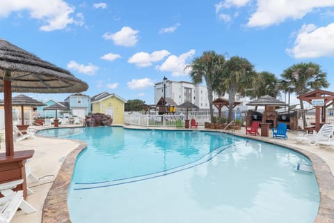 Mango Bungalow - Sleeps 8 2 Community Pools House in Port Aransas