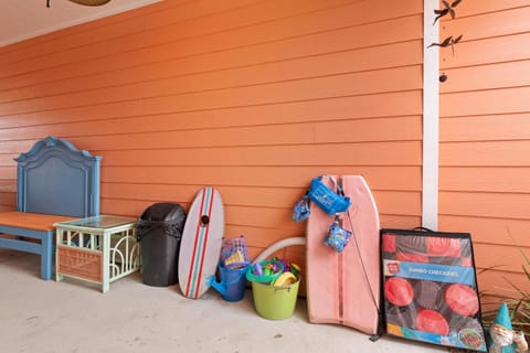 Mango Bungalow - Sleeps 8 2 Community Pools House in Port Aransas