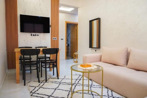 Communal lounge/ TV room, TV and multimedia, Living room, Dining area