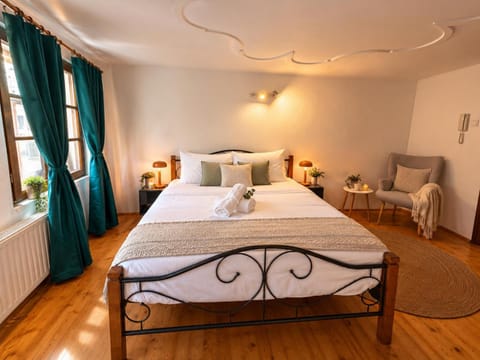 Bed, Bedroom