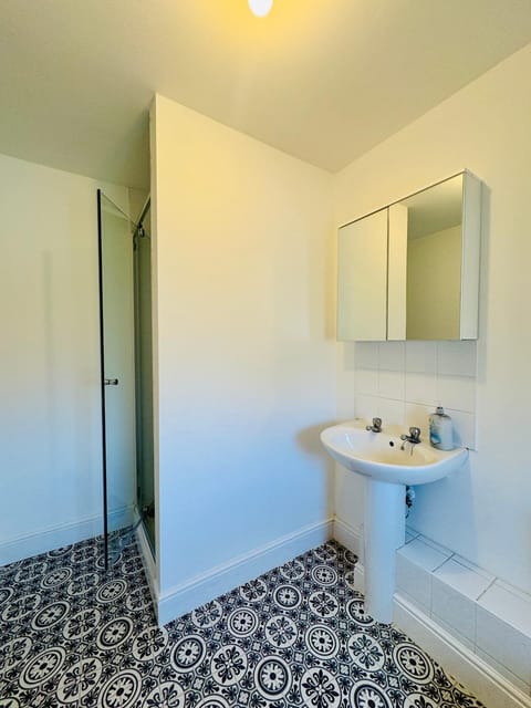 Twin Farms Apartment, Super location, with parking Apartment in Newcastle upon Tyne