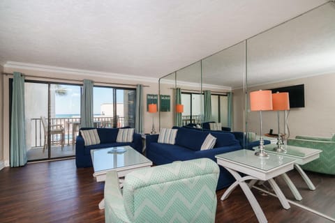 Sea Forever - Cozy Oceanfront Condo House in Lower Grand Lagoon