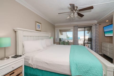 Sea Forever - Cozy Oceanfront Condo House in Lower Grand Lagoon