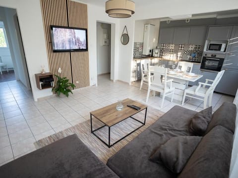 TV and multimedia, Living room, Dining area