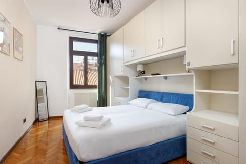 Bed, Photo of the whole room, Bedroom, bunk bed, towels, wardrobe