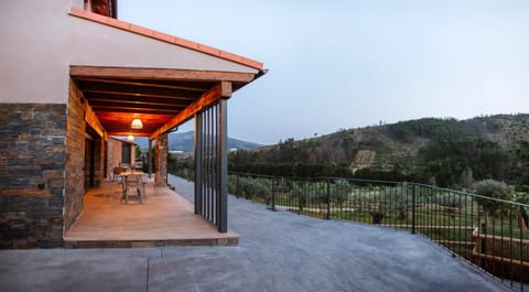 Natural landscape, View (from property/room), Balcony/Terrace, Mountain view, Sunset