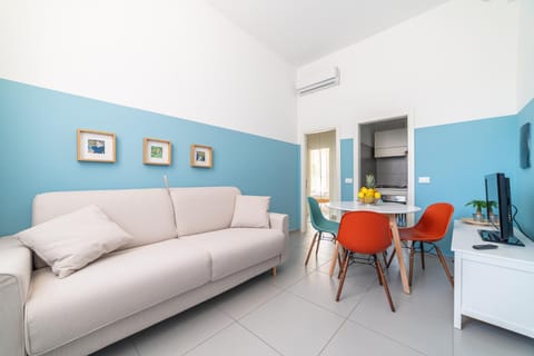 TV and multimedia, Living room, Dining area, air conditioner