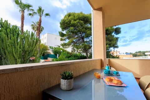 Day, View (from property/room), Balcony/Terrace, Food and drinks, Dining area, Food, Breakfast, Continental breakfast, Dinner, Drinks