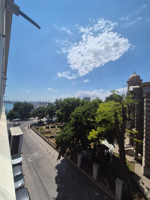 Bird's eye view, View (from property/room), Balcony/Terrace, Landmark view, Sea view, Street view, Parking