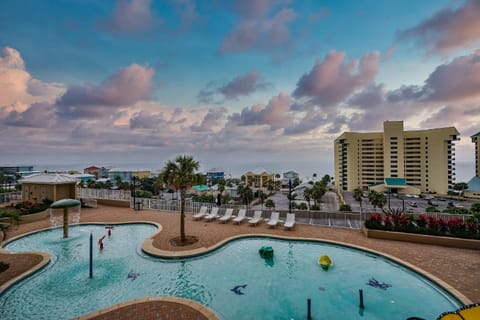 Whitesands Retreat - Incredible Resort Home House in Long Beach