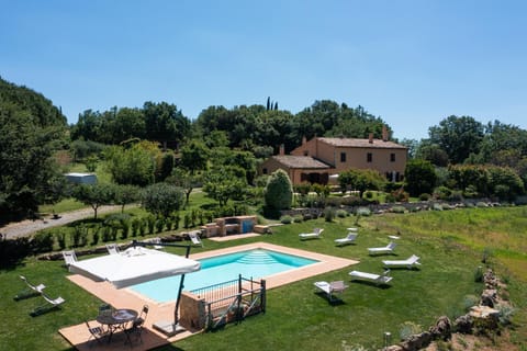 Property building, Spring, Day, Natural landscape, Garden, Garden view, Pool view, Swimming pool, sunbed