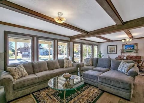 2148 Inverness Drive home House in South Lake Tahoe