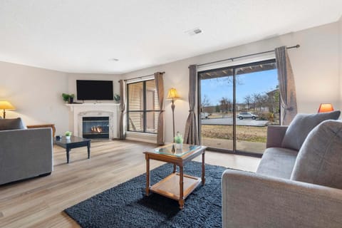 All Fore the Best with Onsite Amenities House in Branson