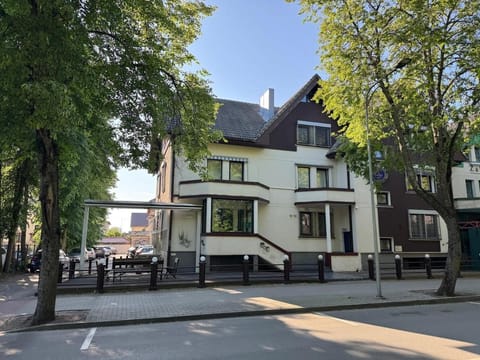 Property building, Day