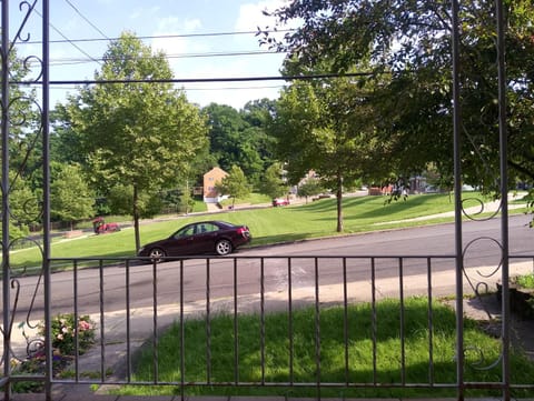 Bedroom close to stadiums and downtown Vacation rental in Pittsburgh