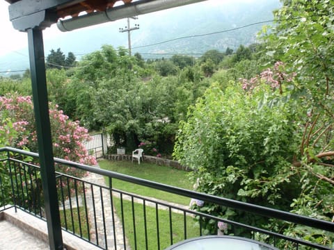 Day, Balcony/Terrace, Garden view