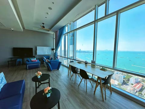 Communal lounge/ TV room, View (from property/room), Seating area