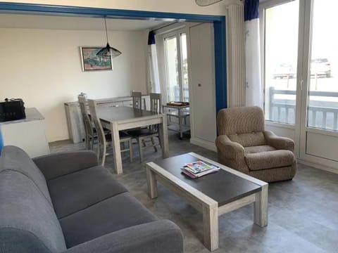 Le Croisic: 2 Pièces RDC Face Port, Centre-Ville, Animaux Ok - FR-1-843-5 Apartment in Le Croisic