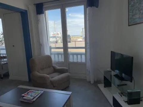 Le Croisic: 2 Pièces RDC Face Port, Centre-Ville, Animaux Ok - FR-1-843-5 Apartment in Le Croisic