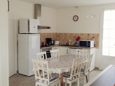 Maison à 150m de la plage Valentin - Idéal Famille 6 pers. - FR-1-843-30 House in Batz-sur-Mer