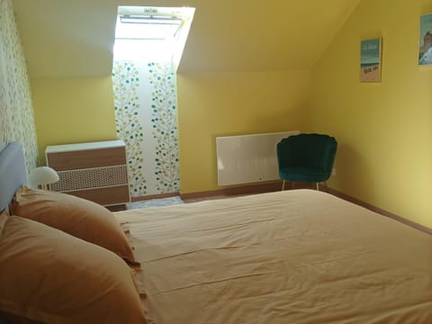 Charmant duplex proche centre avec garage et 2 chambres king size - FR-1-843-43 Apartment in Le Croisic