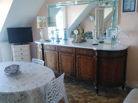 Appartement au 1er étage avec terrasse - 2 chambres, 4 personnes, parking face à la mer - FR-1-843-36 Apartment in Le Croisic