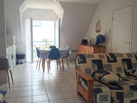 Le Croisic: Appart 2 Pièces avec Parking privé à 5 min de la plage - FR-1-843-29 Apartment in Le Croisic