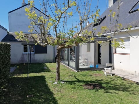 Appartement 6 couchages Le Croisic avec jardin, proche plage et centre - FR-1-843-35 Apartment in Le Croisic