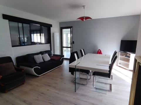 Appartement 6 couchages Le Croisic avec jardin, proche plage et centre - FR-1-843-35 Apartment in Le Croisic