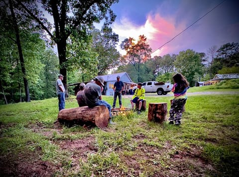 BunkHouse Camp Sardis Lake - Deer Camp House in Sardis Lake
