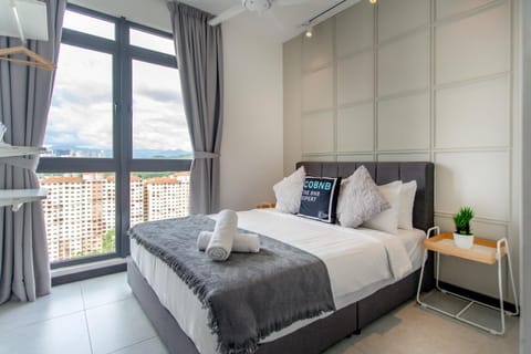 Bed, View (from property/room), Photo of the whole room, Bedroom, towels