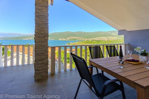 View (from property/room), Balcony/Terrace, Dining area, Mountain view, Sea view