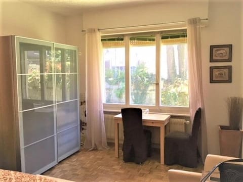 CHARMING STUDIO Metro Stop Delice Apartment in Lausanne