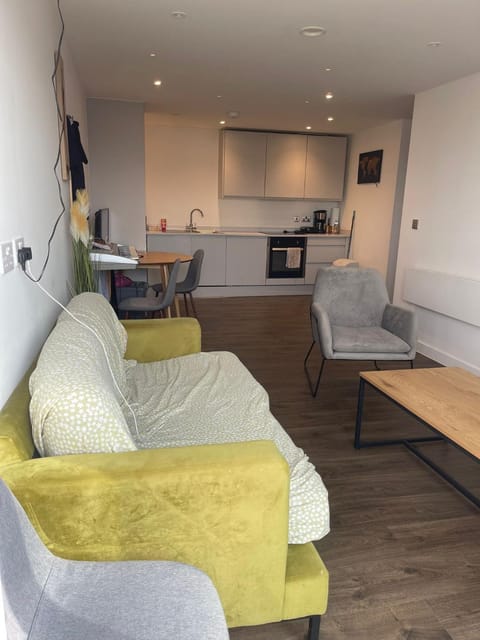 Private double room with shared amenities near Manchester Vacation rental in Salford