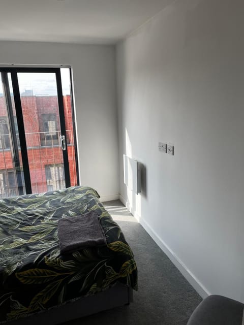 Private double room with shared amenities near Manchester Vacation rental in Salford