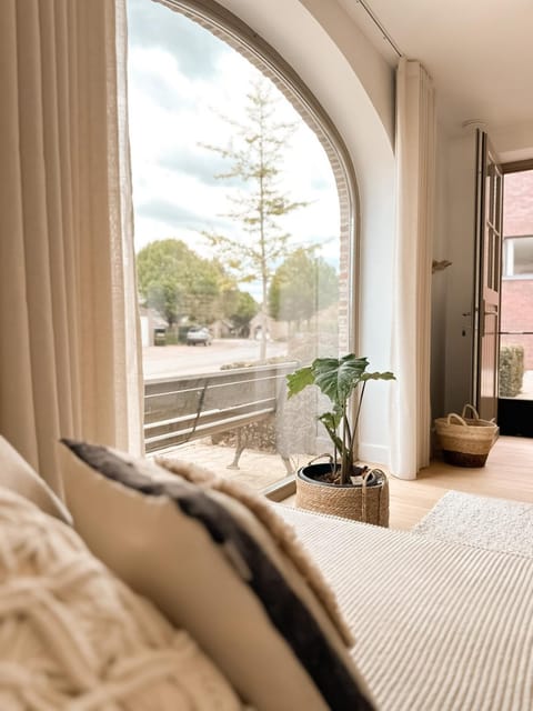 View (from property/room), Living room, Seating area