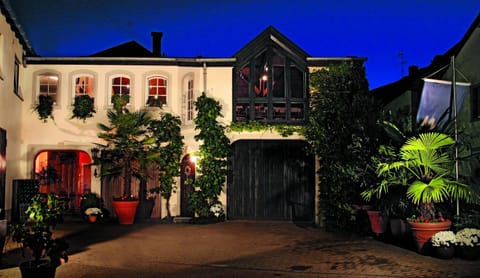Gästehaus Classisches Weingut Hoffranzen Bed and Breakfast in Trier-Saarburg