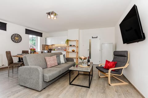 Communal lounge/ TV room, Living room, Seating area, Dining area