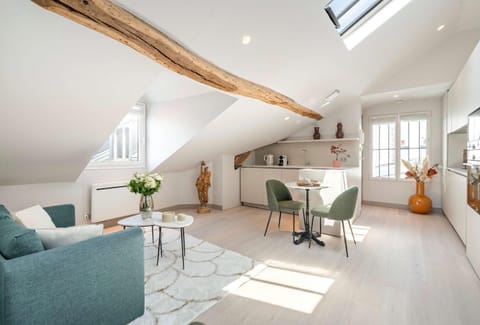 View (from property/room), Kitchen or kitchenette, Living room, Decorative detail, Seating area, Inner courtyard view, heating, internet, storage, wardrobe