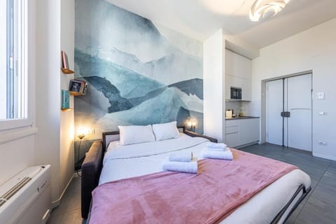 Bed, Bedroom, towels